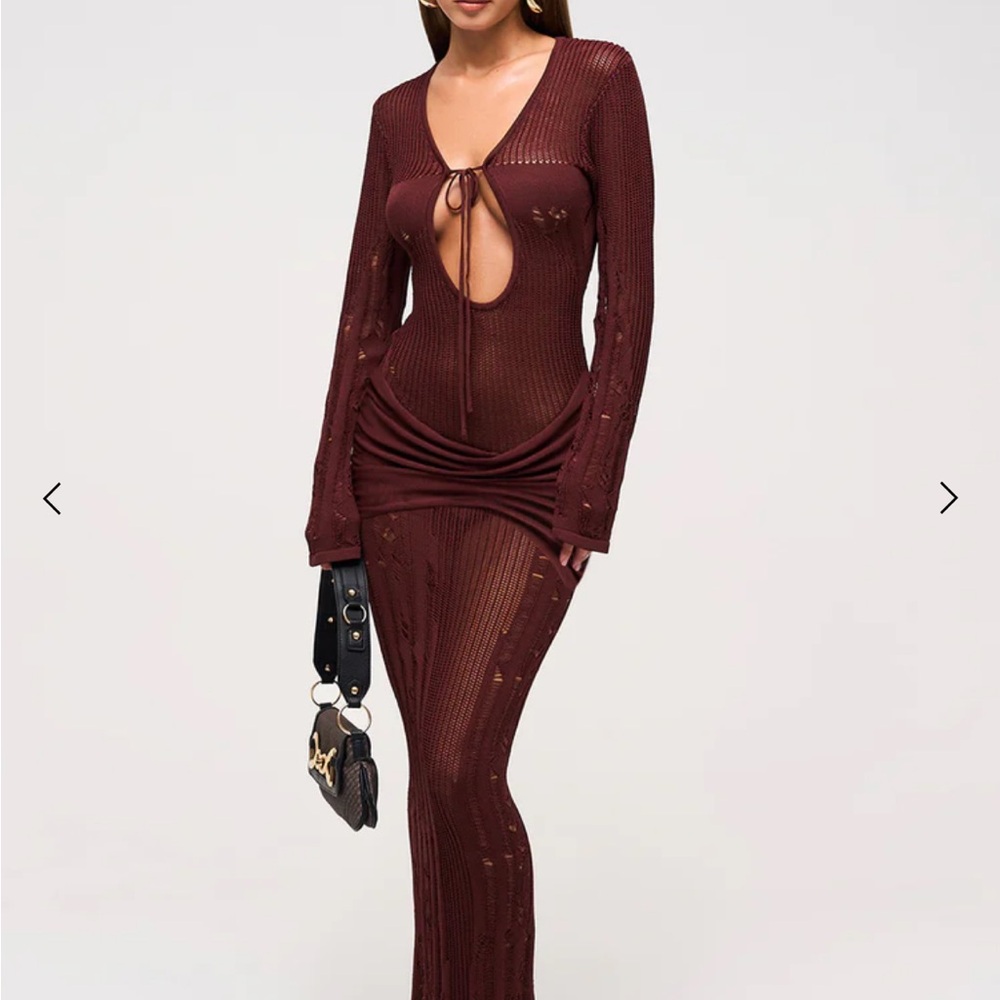 Elegant Burgundy Maxi Dress